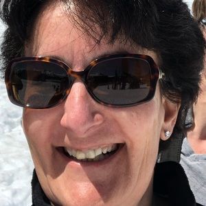 Meet your Posher, Corinne